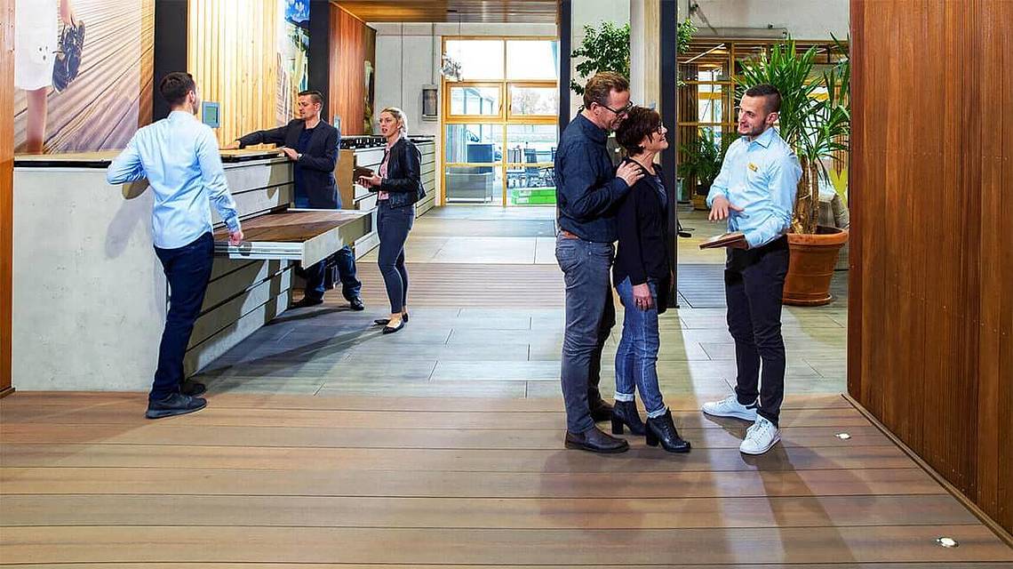 Fachberatung zu Terrassendielen Gartenmöbeln aus Holz bei Leyendecker in Trier